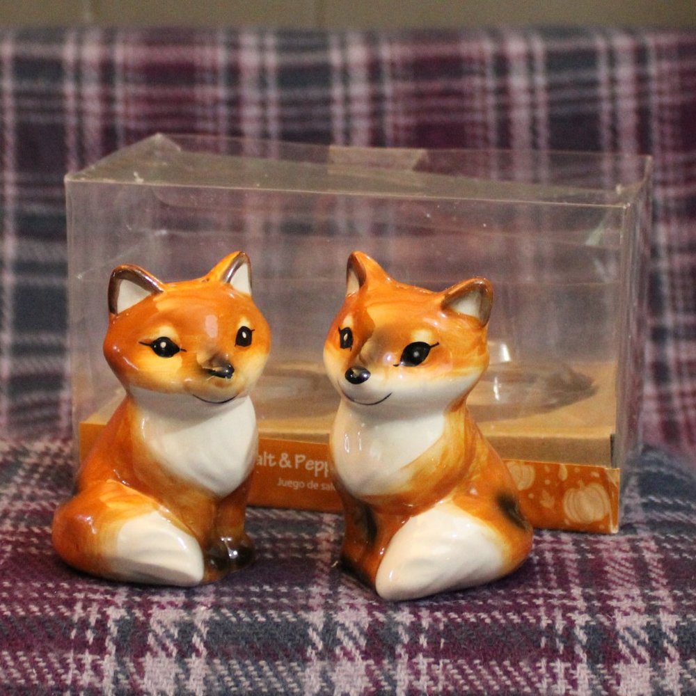 NIP Ceramic Fox Salt and Pepper Shakers